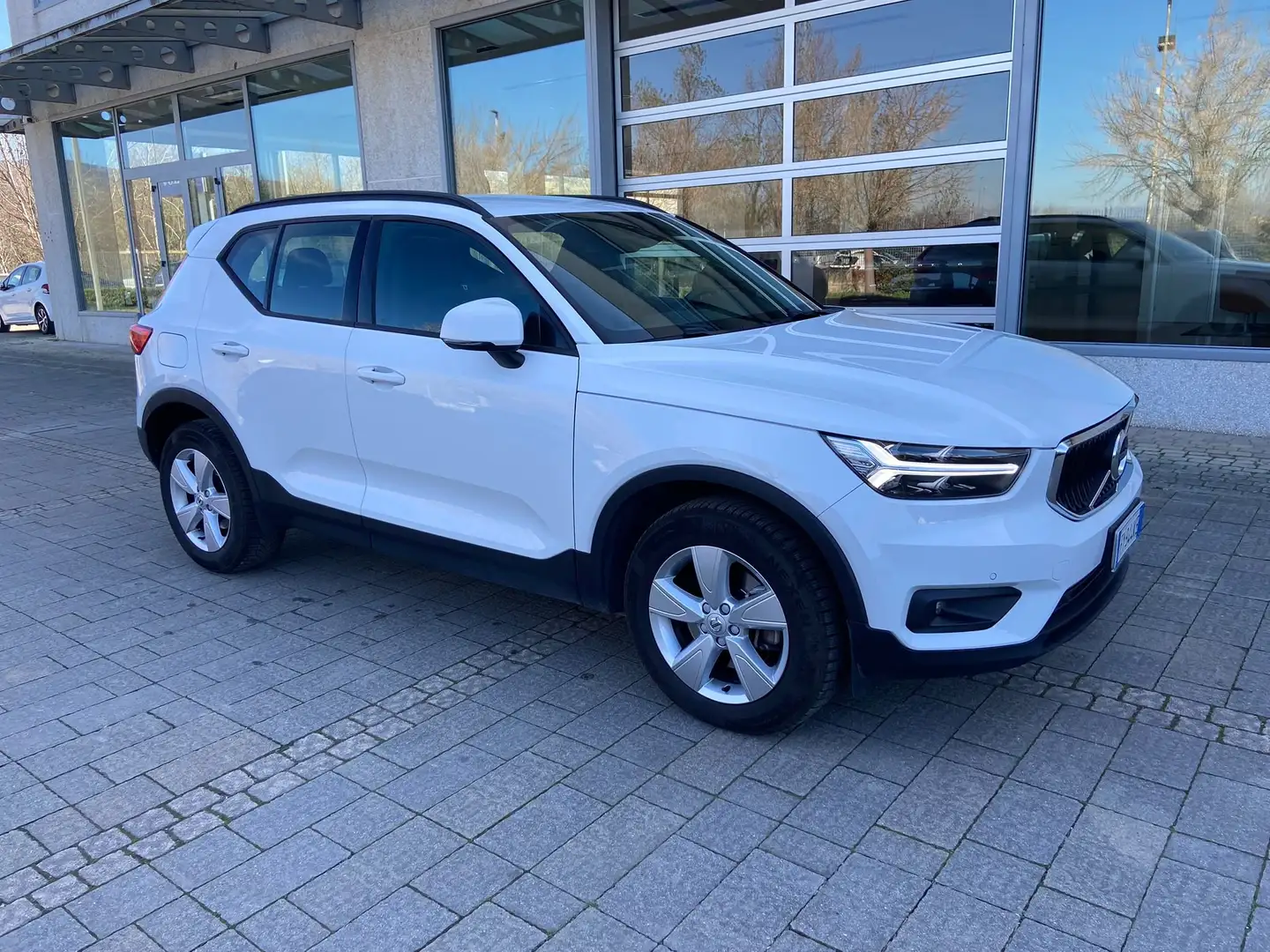 Volvo XC40 D3 AWD GEARTRONIC BUSINESS Bianco - 2