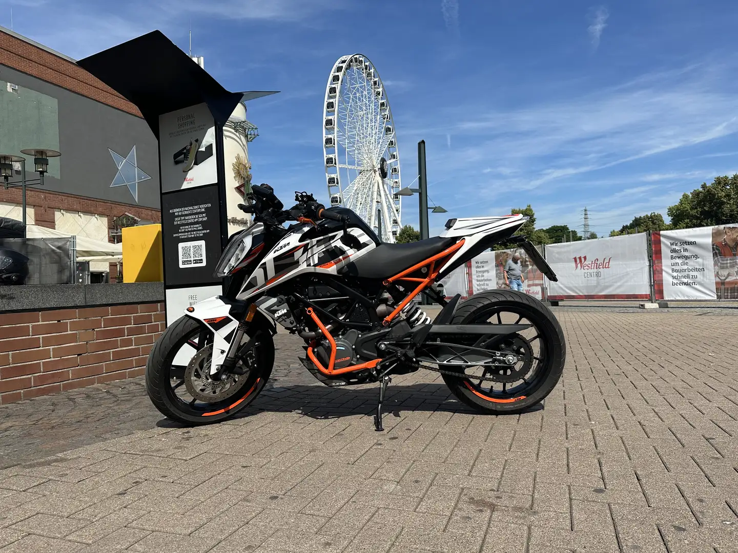 KTM 125 Duke Blanco - 1