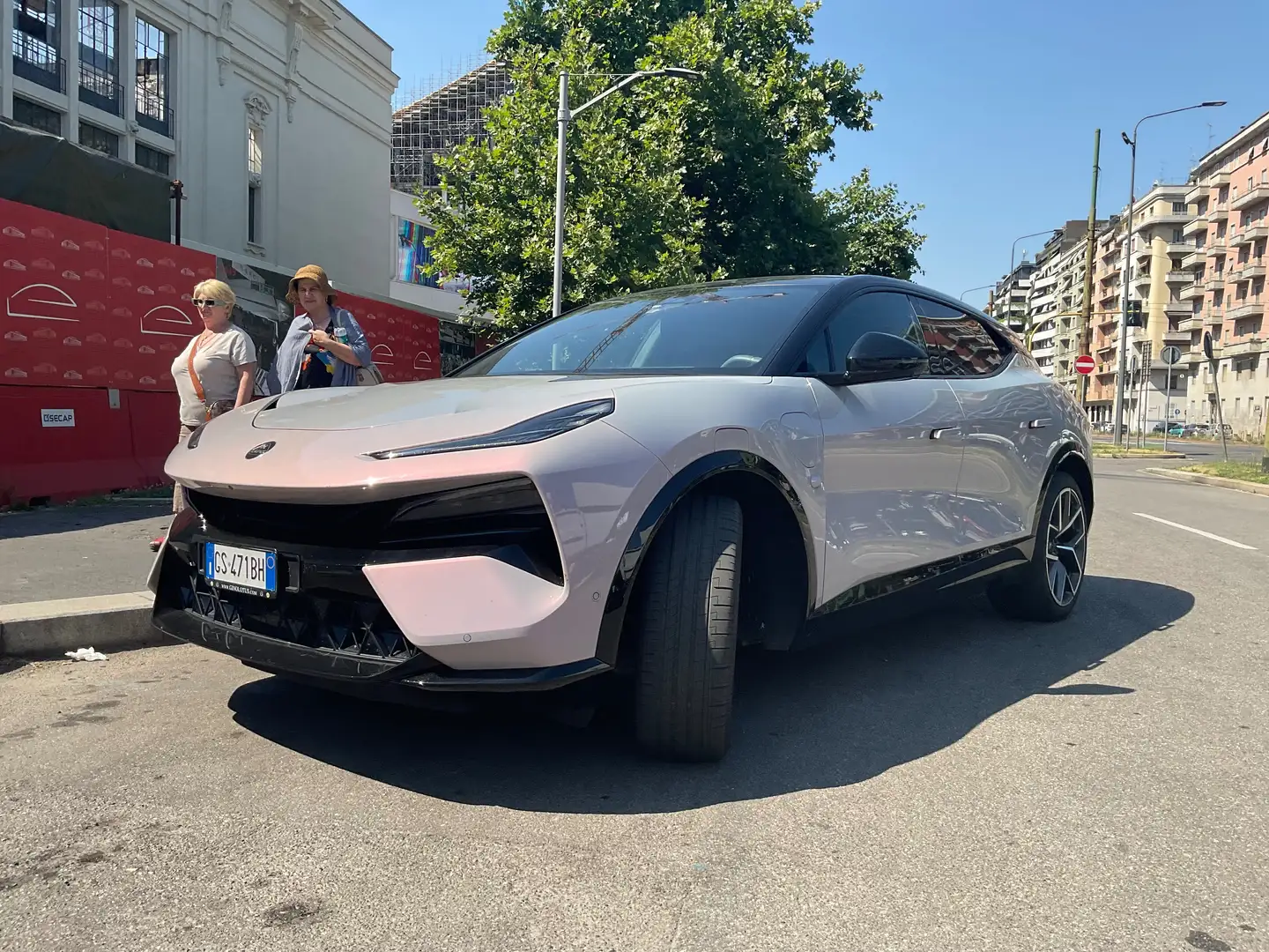 Lotus Eletre S Серебристый - 2