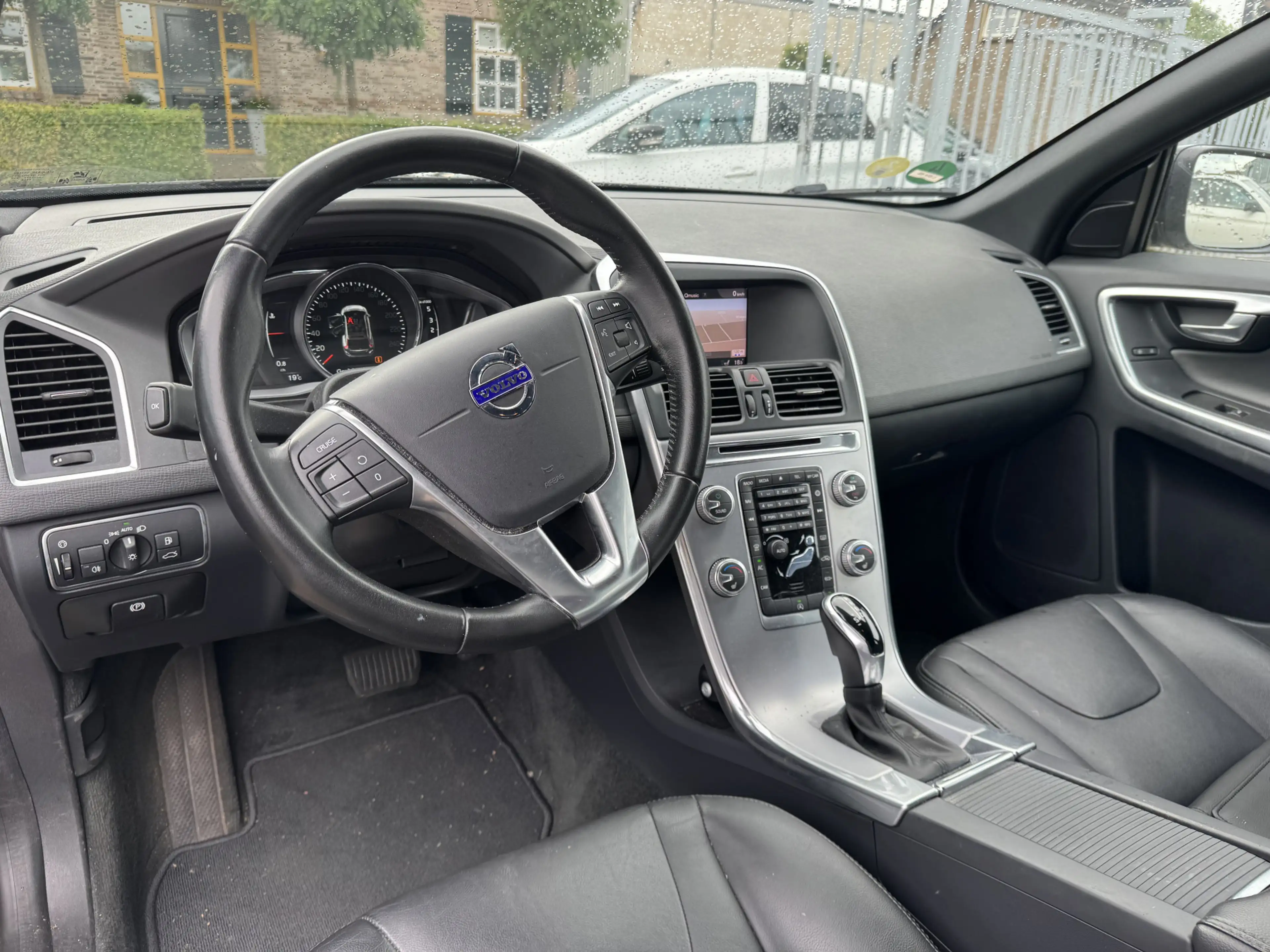 Volvo XC60 2.0 D4 FWD Polar+ — photo 8