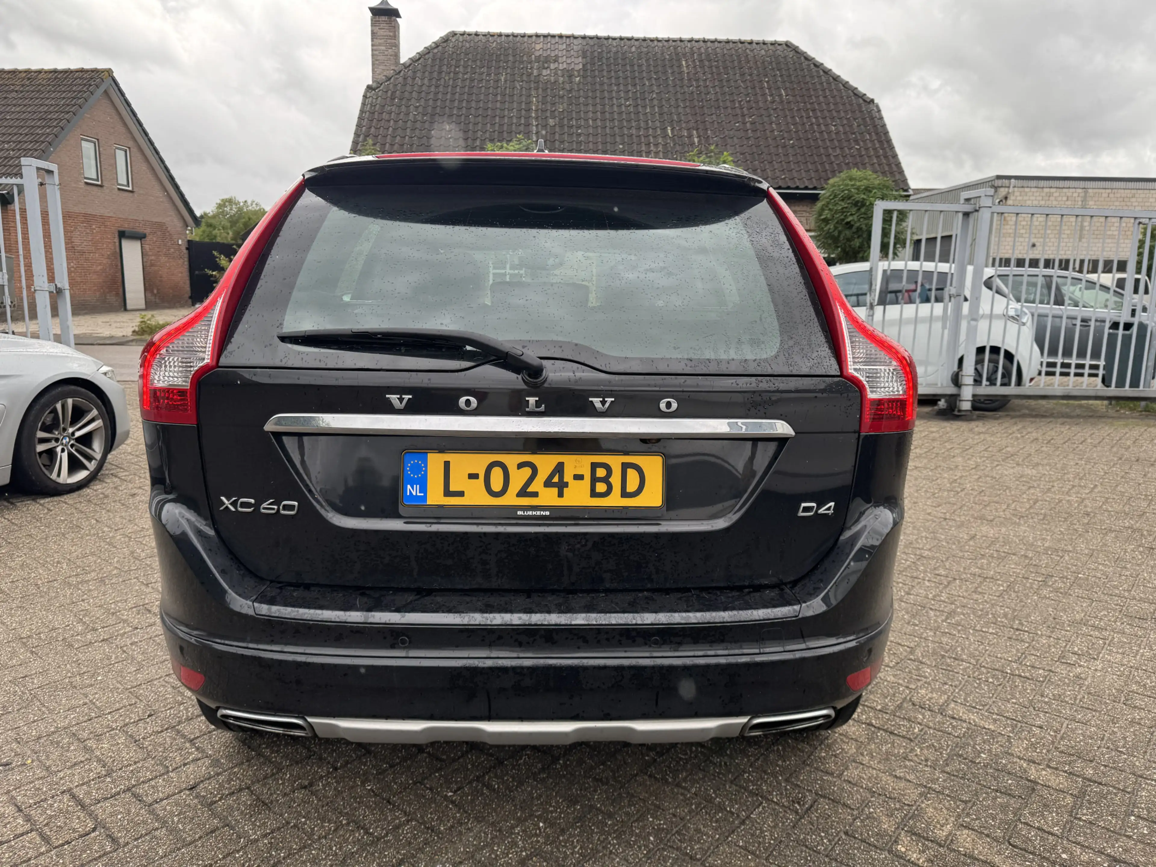 Volvo XC60 2.0 D4 FWD Polar+ — photo 3