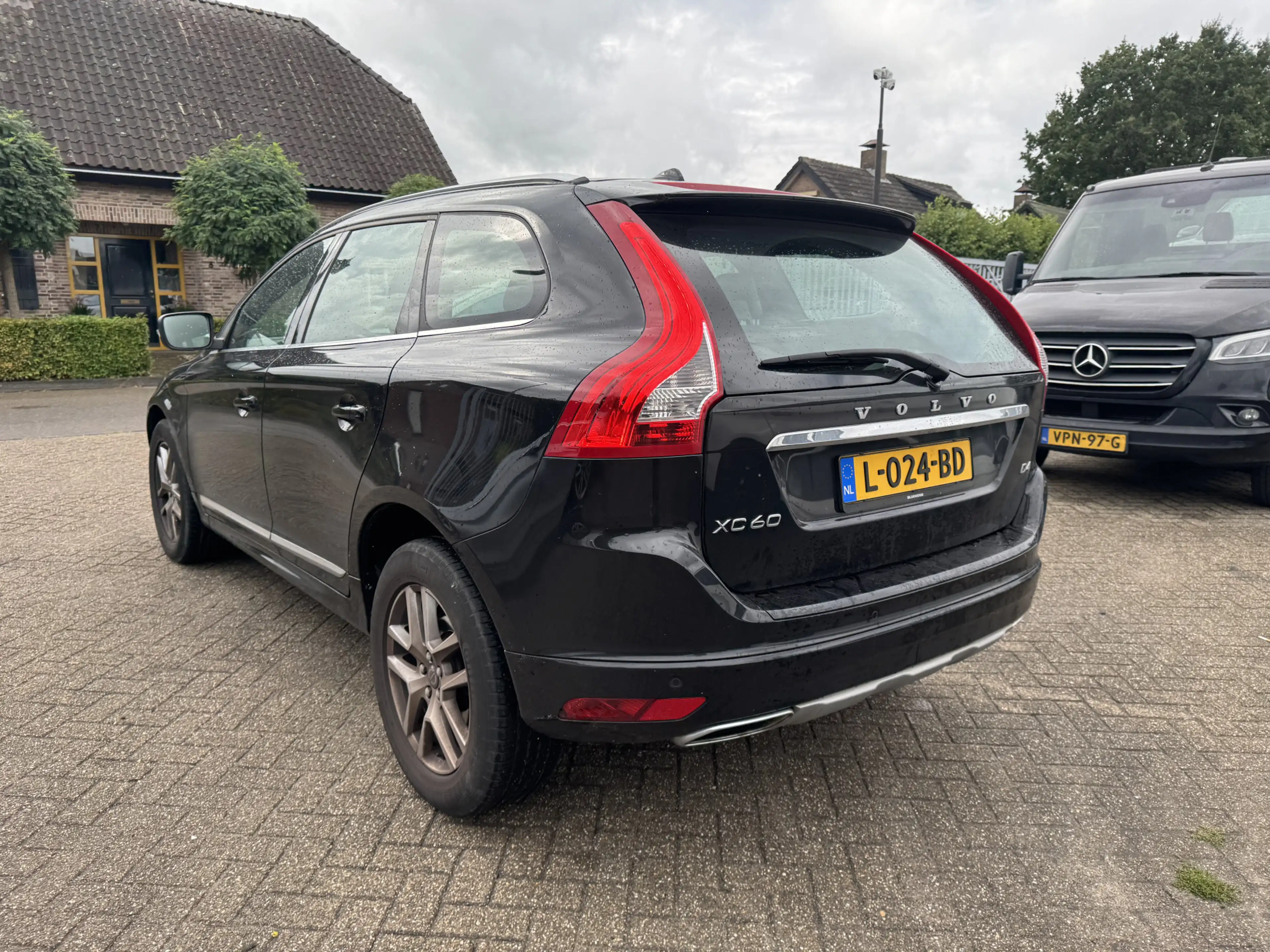 Volvo XC60 2.0 D4 FWD Polar+ — photo 6