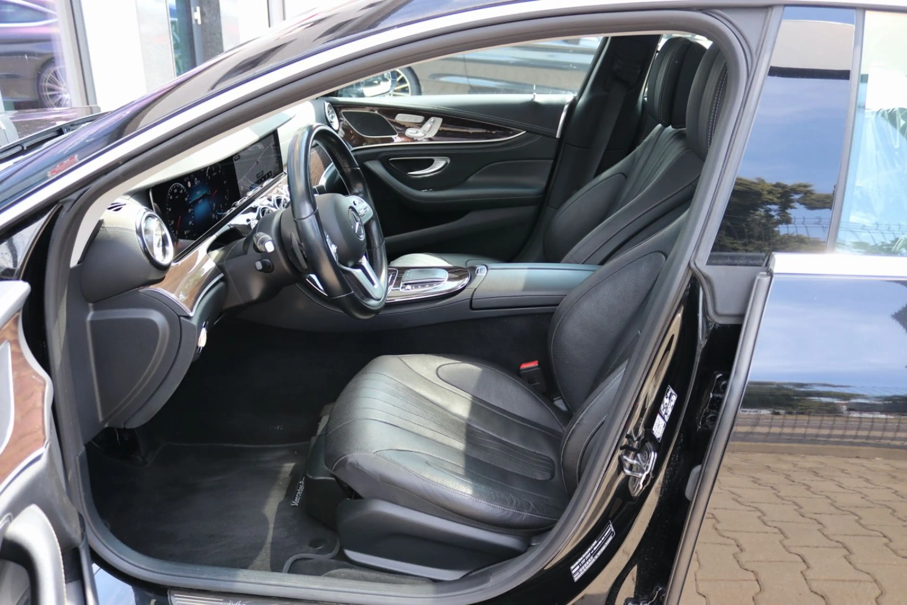 Mercedes-Benz CLS 400 d 4Matic HuD AHK Sitzbel. 360° Massage — photo 14