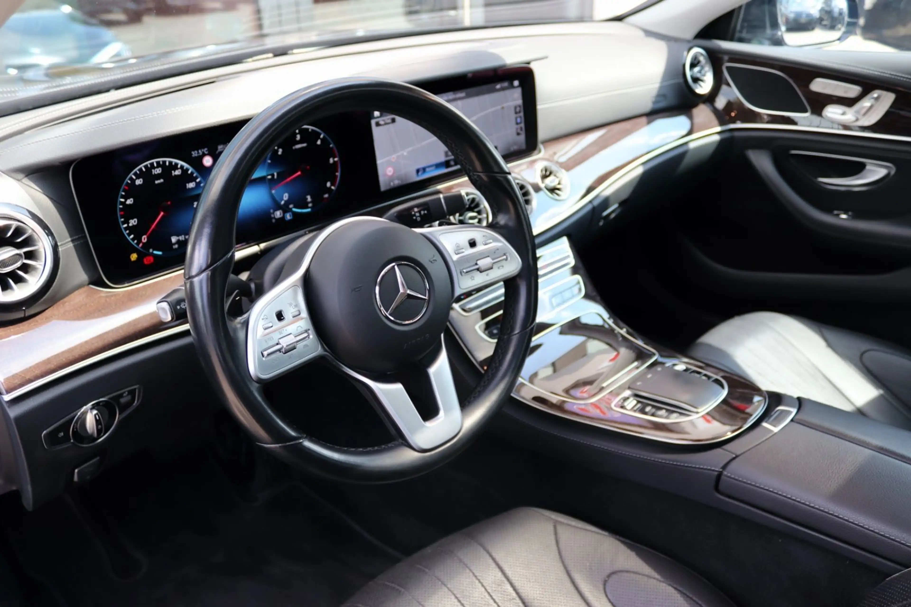 Mercedes-Benz CLS 400 d 4Matic HuD AHK Sitzbel. 360° Massage — photo 15