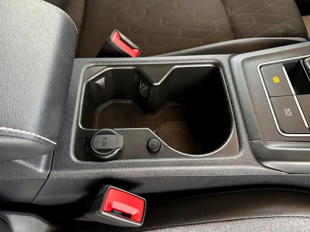 Volkswagen Golf view 19