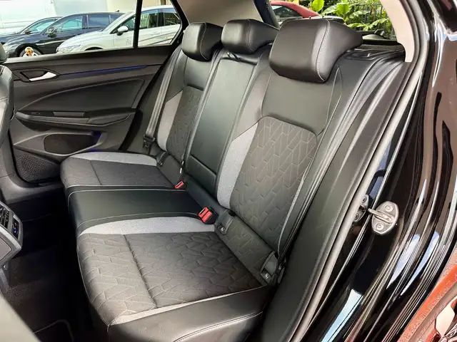 Volkswagen Golf view 26