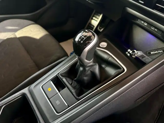 Volkswagen Golf view 18