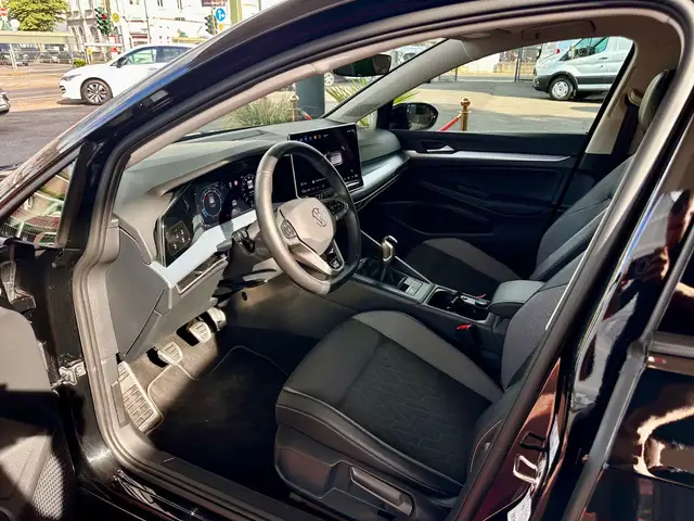 Volkswagen Golf view 11