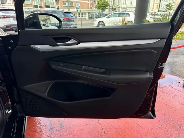 Volkswagen Golf view 24