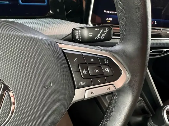 Volkswagen Golf view 16