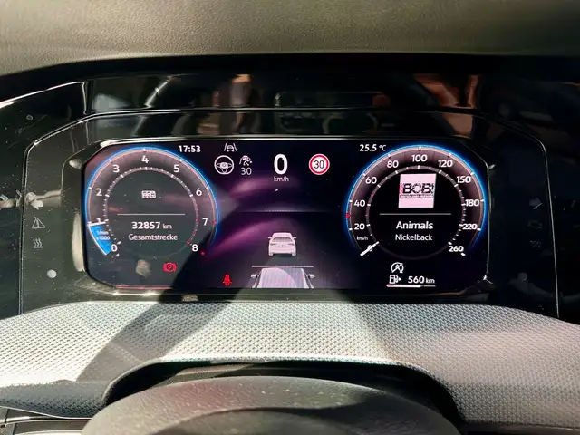 Volkswagen Golf view 17