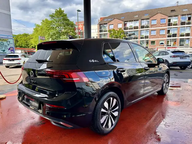 Volkswagen Golf view 3