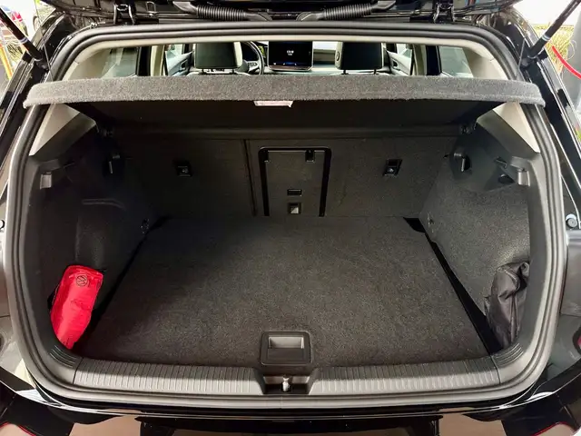 Volkswagen Golf view 6