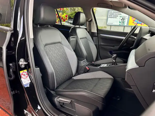 Volkswagen Golf view 22