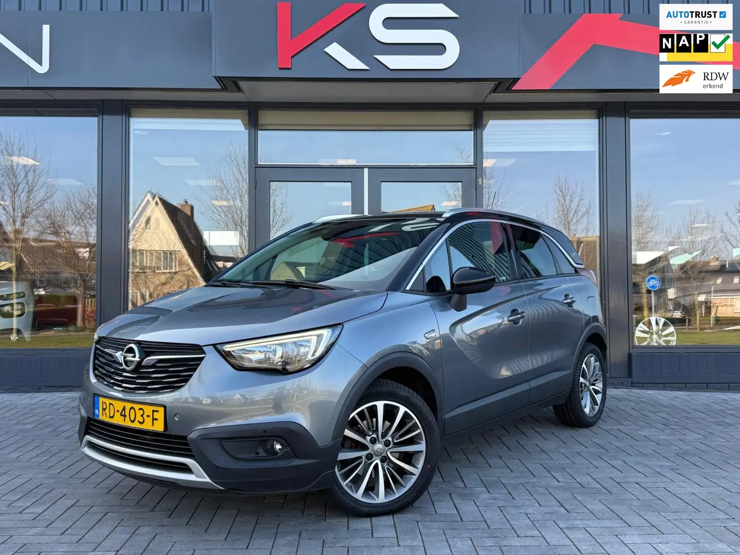 Opel Crossland X 1.2 Turbo 1e eig Pano Climate Camera Navi Trekhaak Grigio - 1