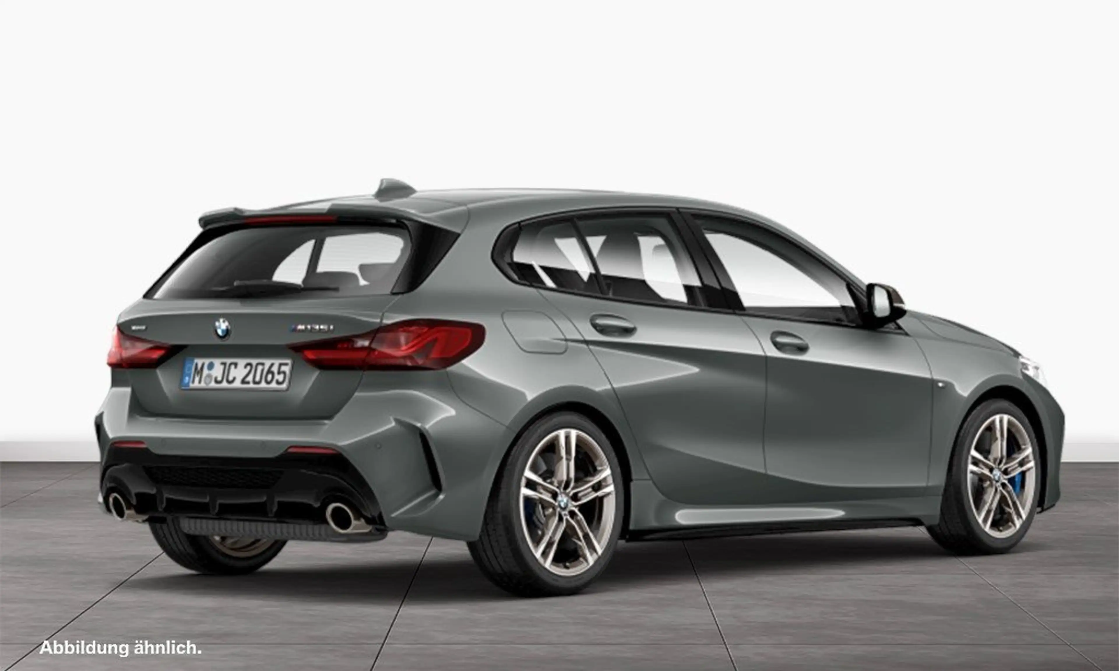 BMW 135 M135i xDrive Hatch — photo 2