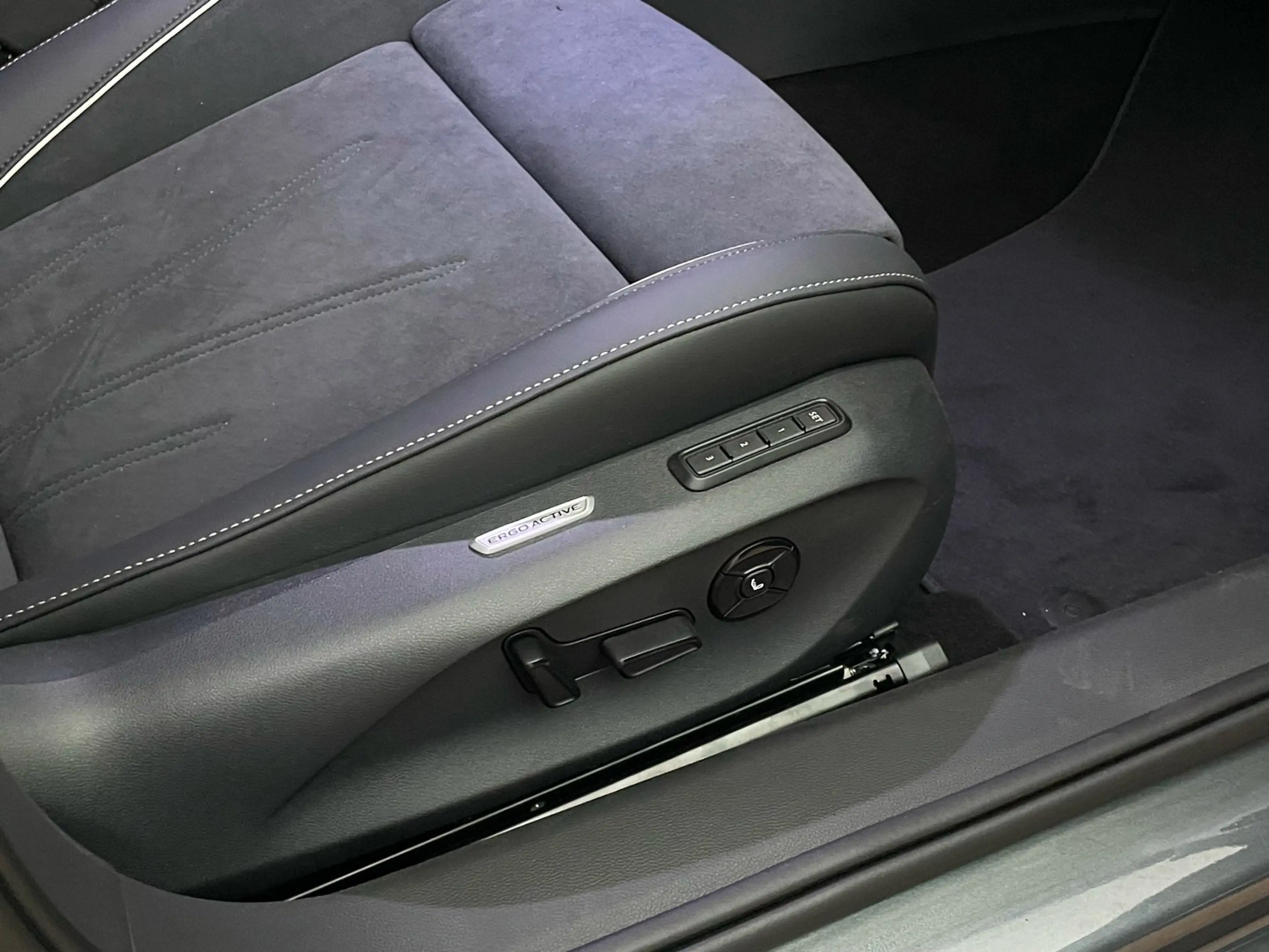 Volkswagen Passat Variant Business TDI DSG — photo 15