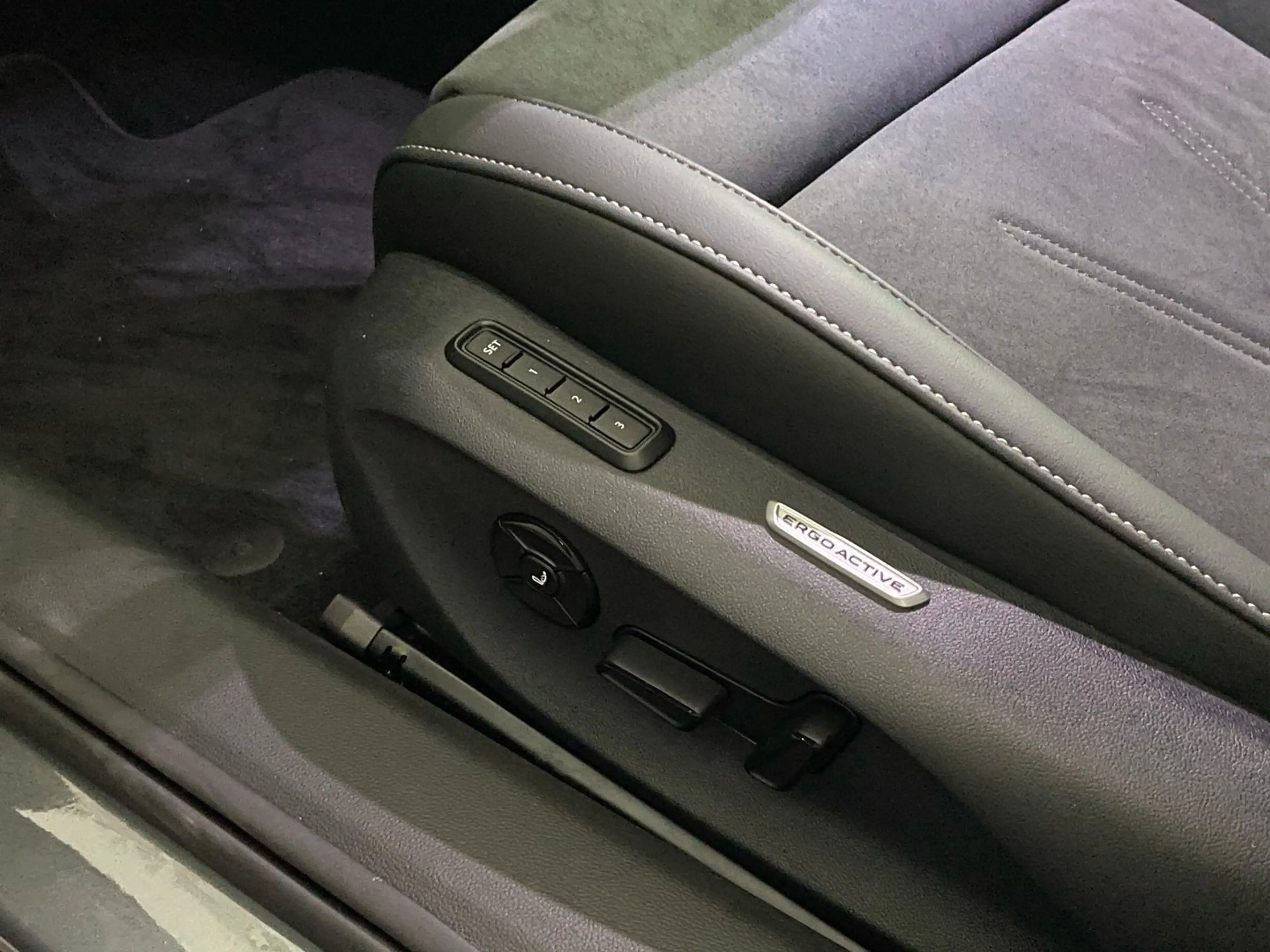 Volkswagen Passat Variant Business TDI DSG — photo 13