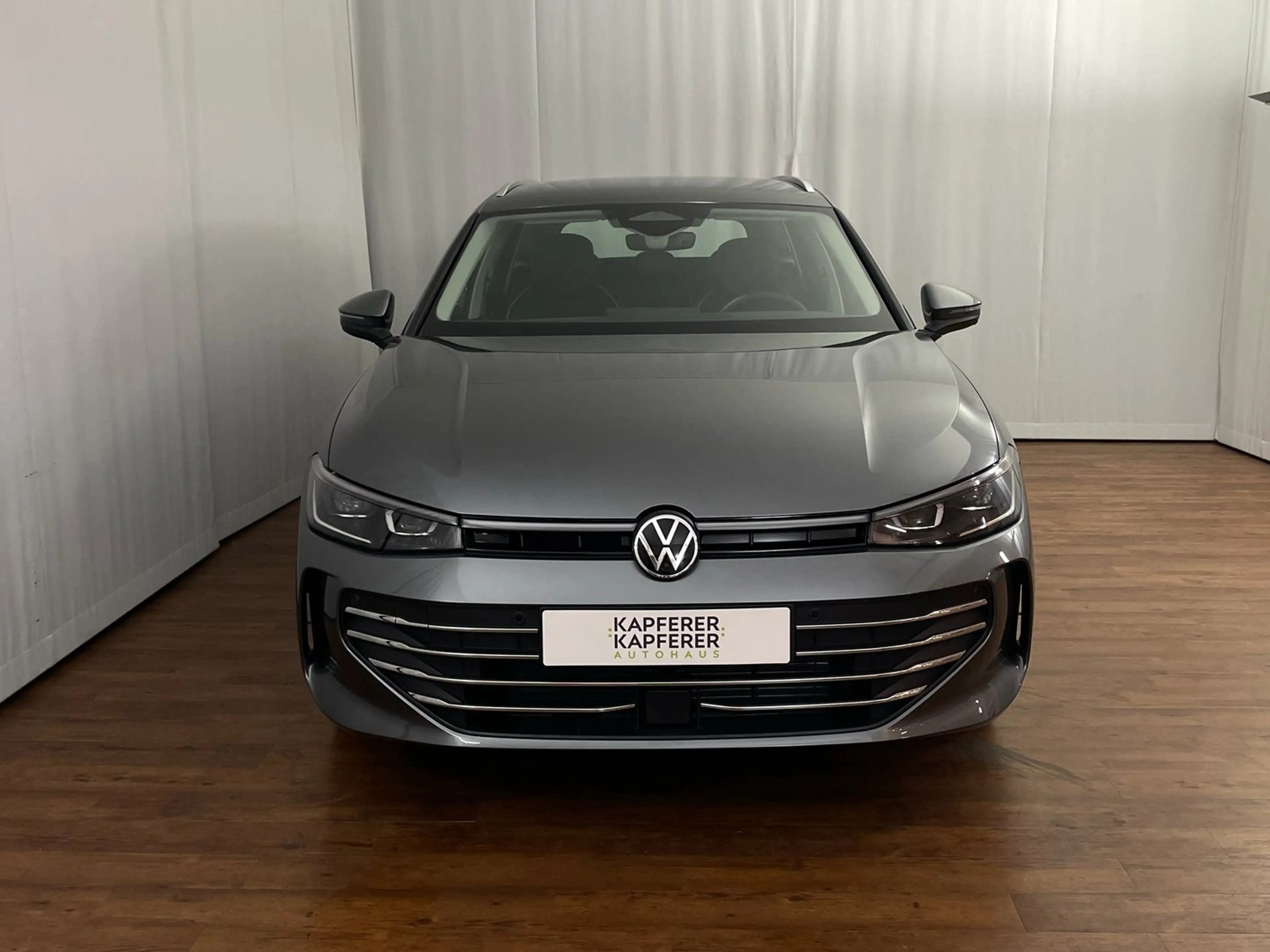 Volkswagen Passat Variant Business TDI DSG — photo 3