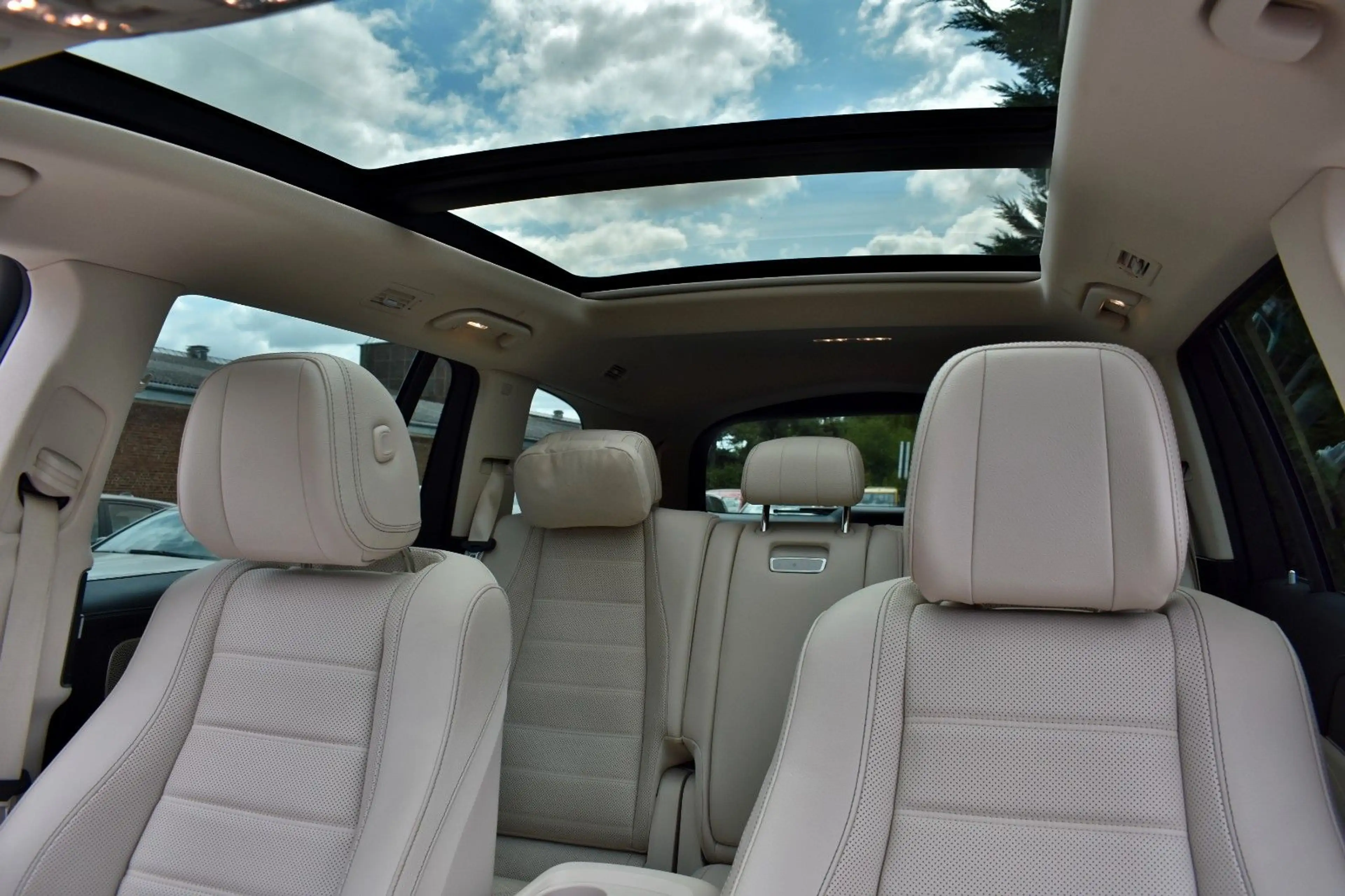 Mercedes-Benz GLS 400 d 4M 360° PANO 4xMASSAGE 8xALU BURMESTER — photo 9