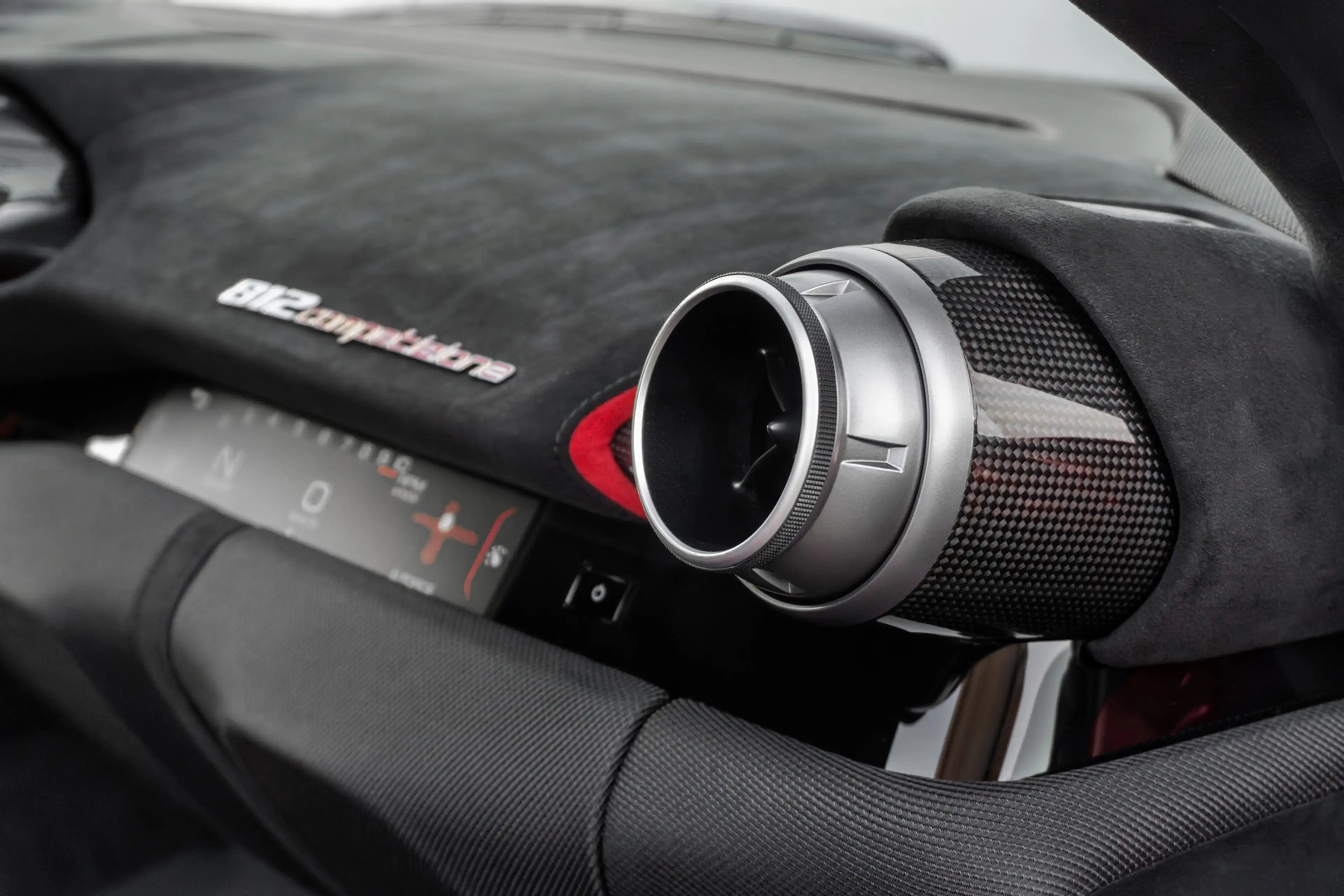 Ferrari 812 Competizione - Rosso Magma - Atelier - 1 of 999 — photo 15