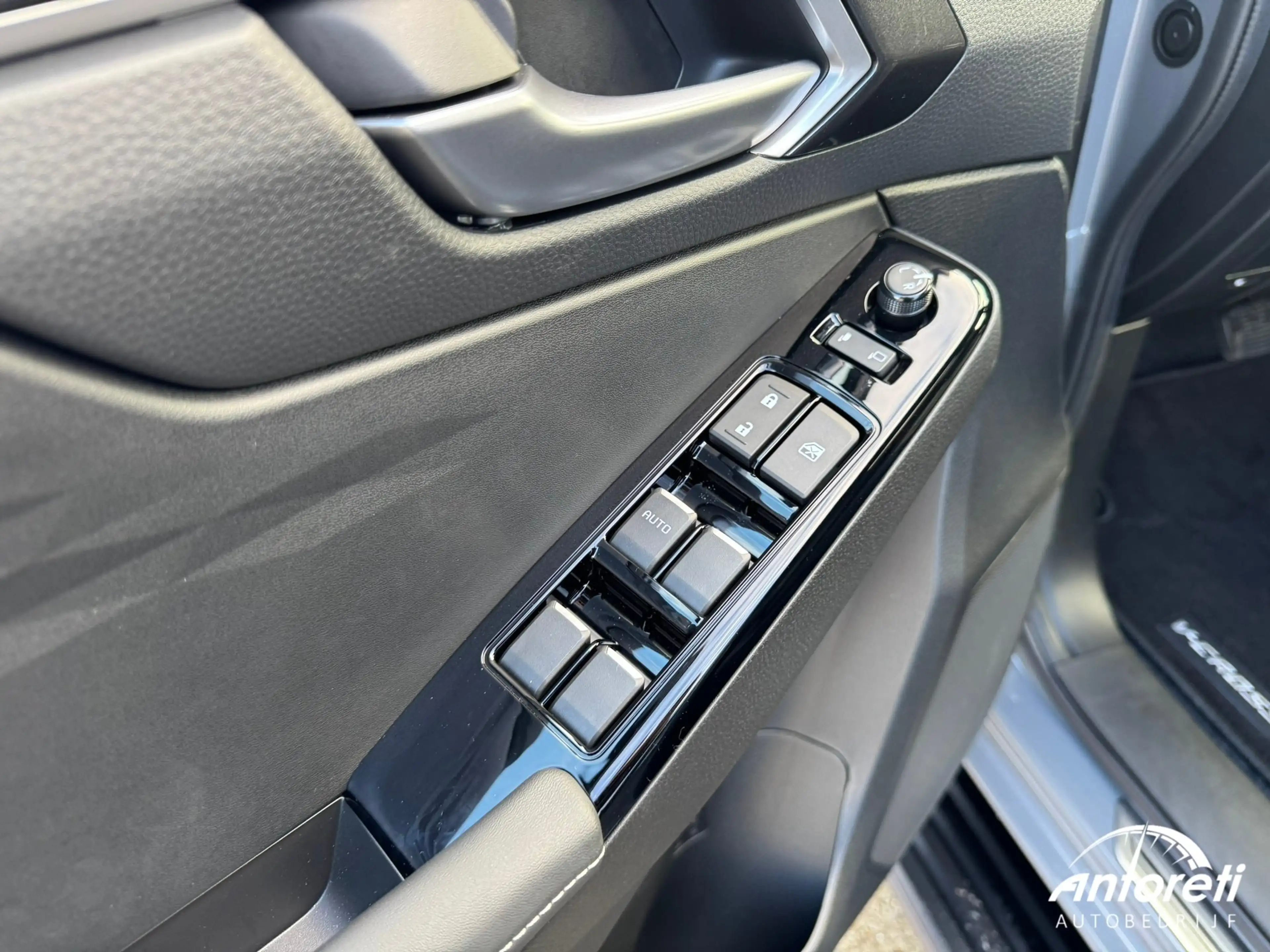 Isuzu D-Max LSE V-CROSS FULL OPTION — photo 10