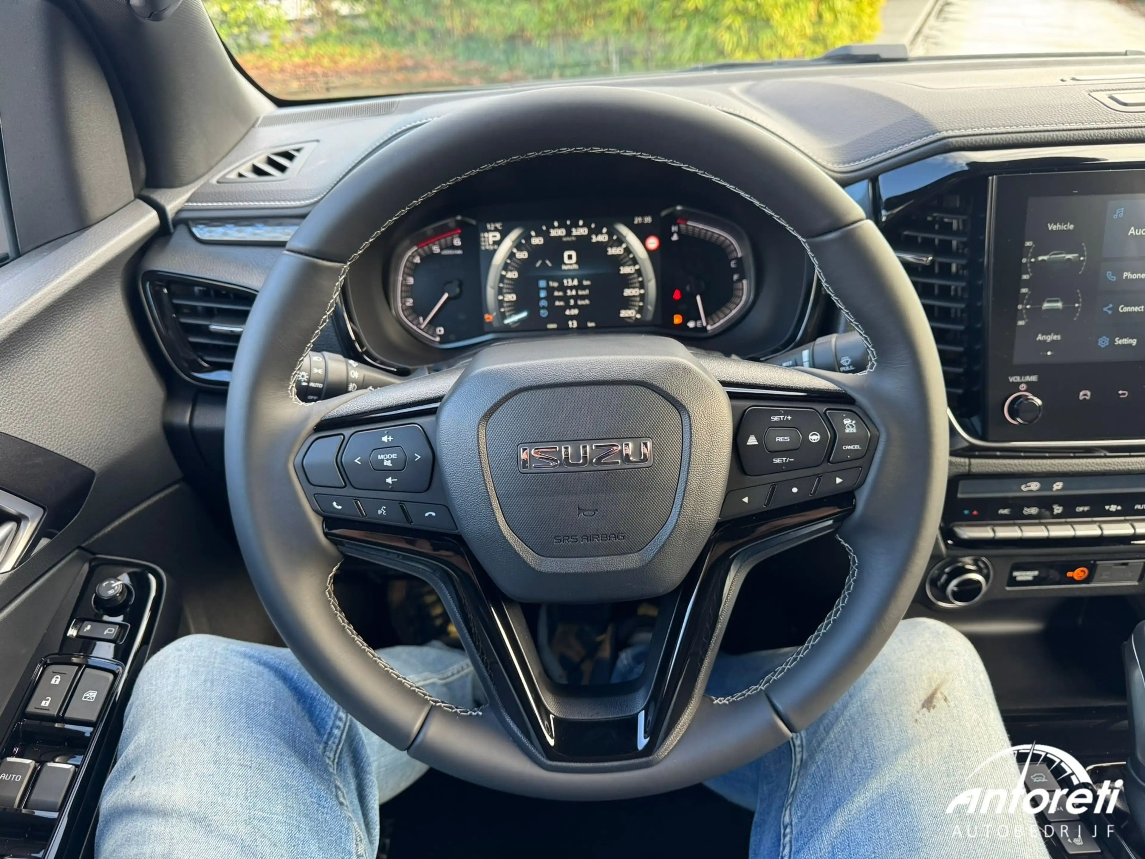 Isuzu D-Max LSE V-CROSS FULL OPTION — photo 13