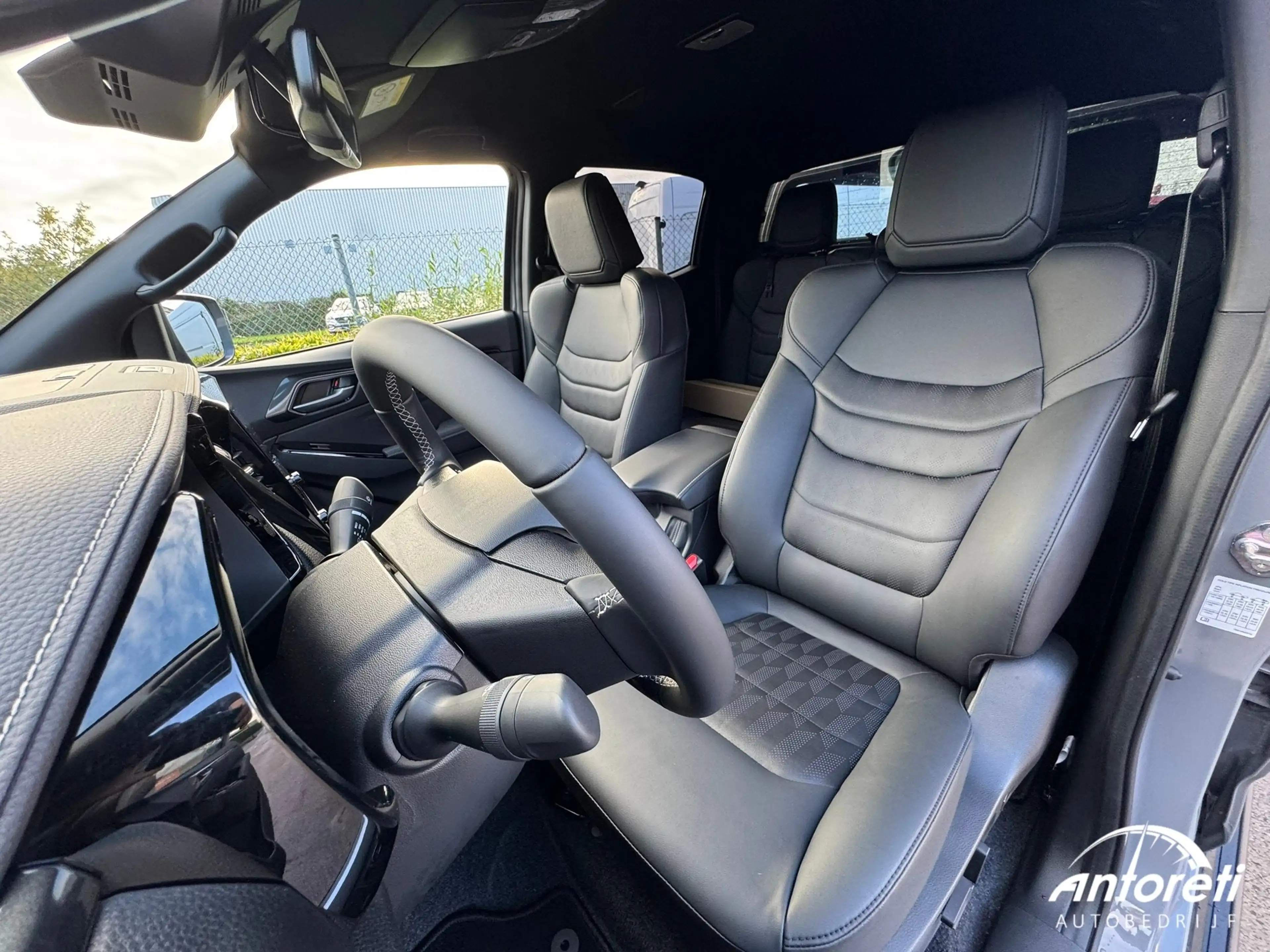 Isuzu D-Max LSE V-CROSS FULL OPTION — photo 11