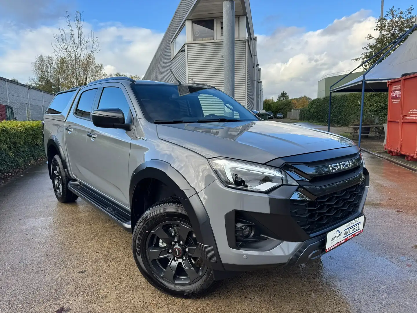 Isuzu D-Max LSE V-CROSS FULL OPTION Gris - 1