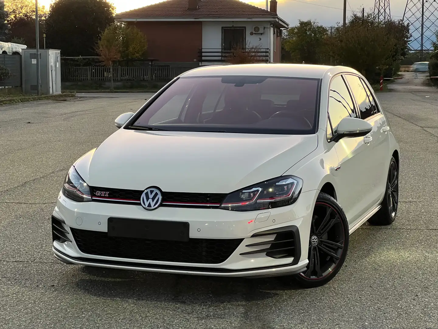 Volkswagen Golf GTI PRONTA CONSEGNA Gti Performance 245cv dsg Zwart - 1