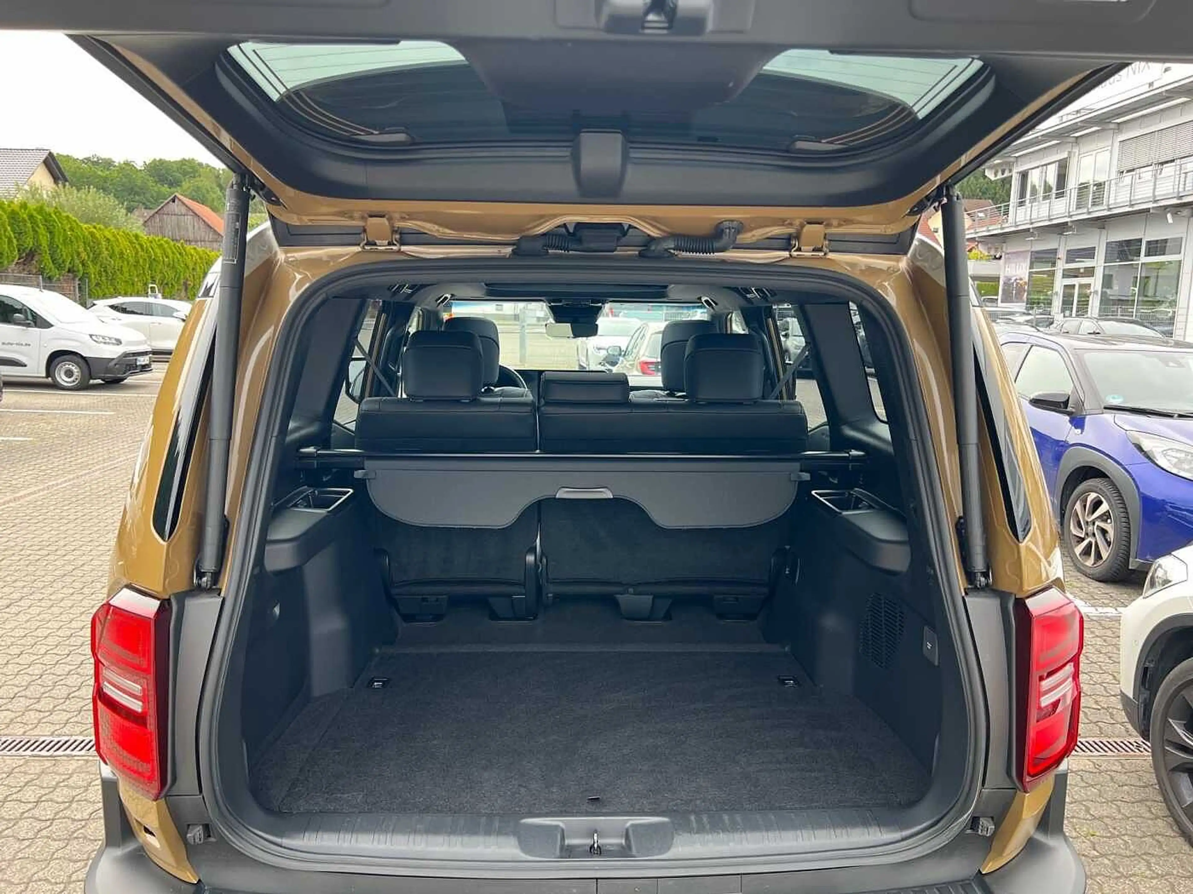 Toyota Land Cruiser 2.8 D FIRST EDITION AHK PANO — photo 10