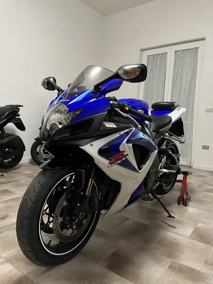 Suzuki GSX-R 750 Sport - 1