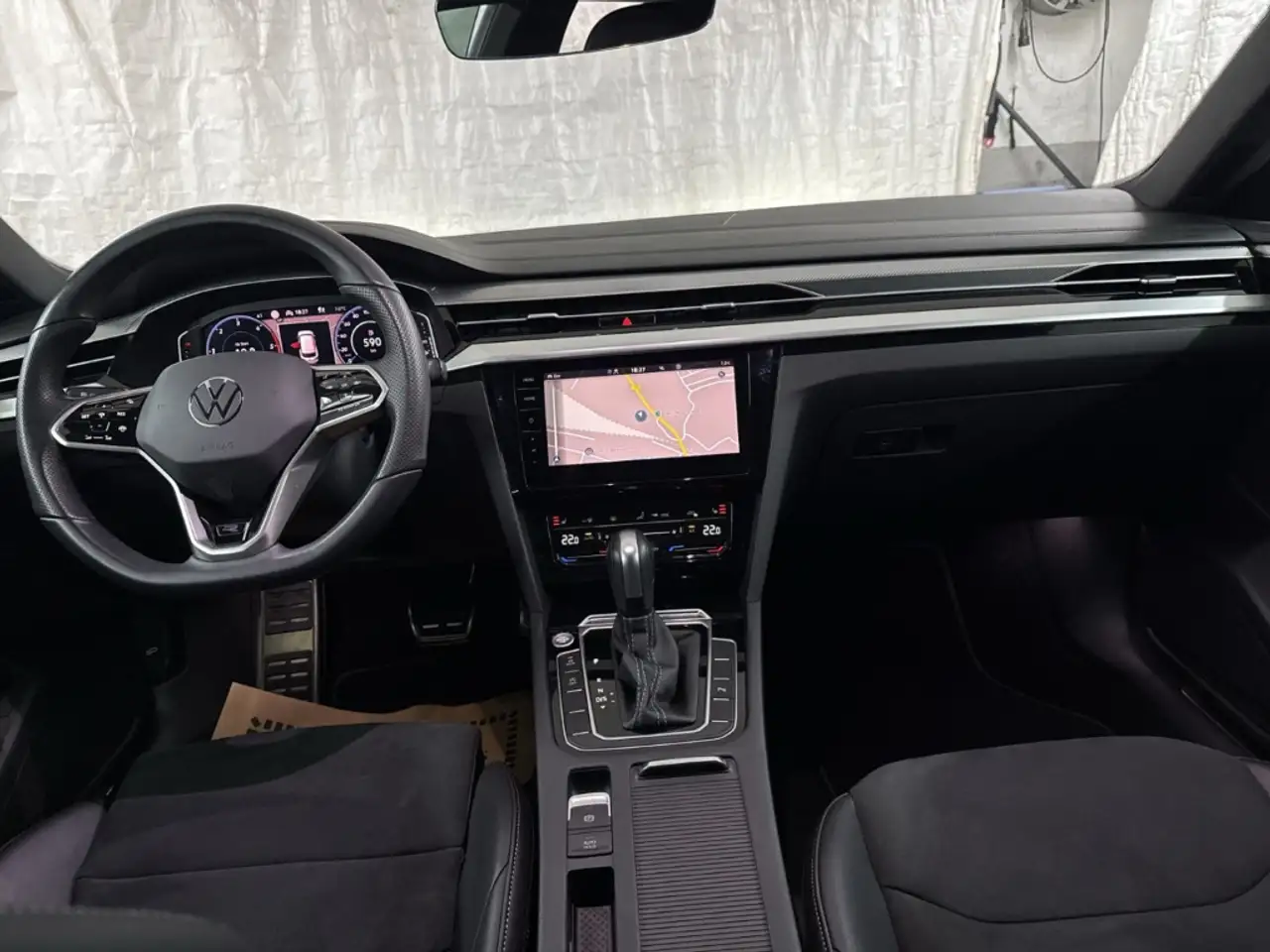 Volkswagen Arteon 2.0 TDI SB 4Motion R-Line MATRIX NAVI AHK 11