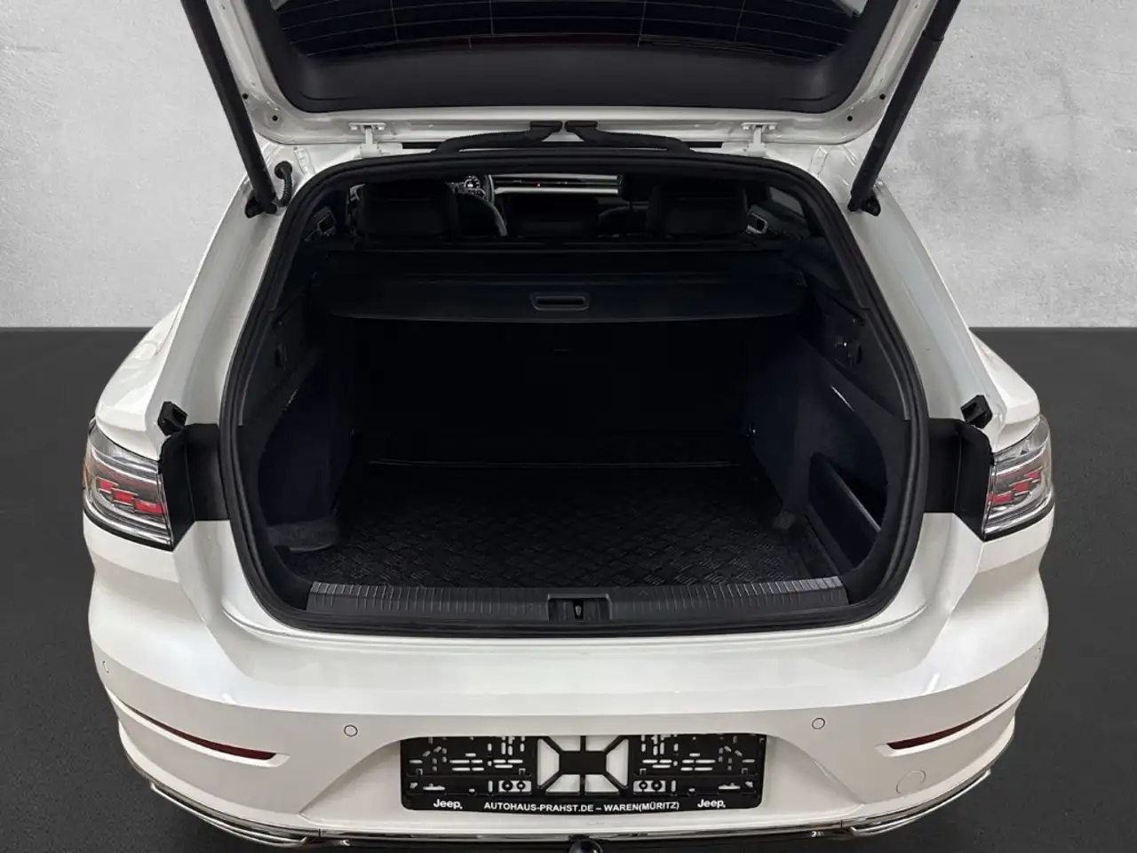 Volkswagen Arteon 2.0 TDI SB 4Motion R-Line MATRIX NAVI AHK 10
