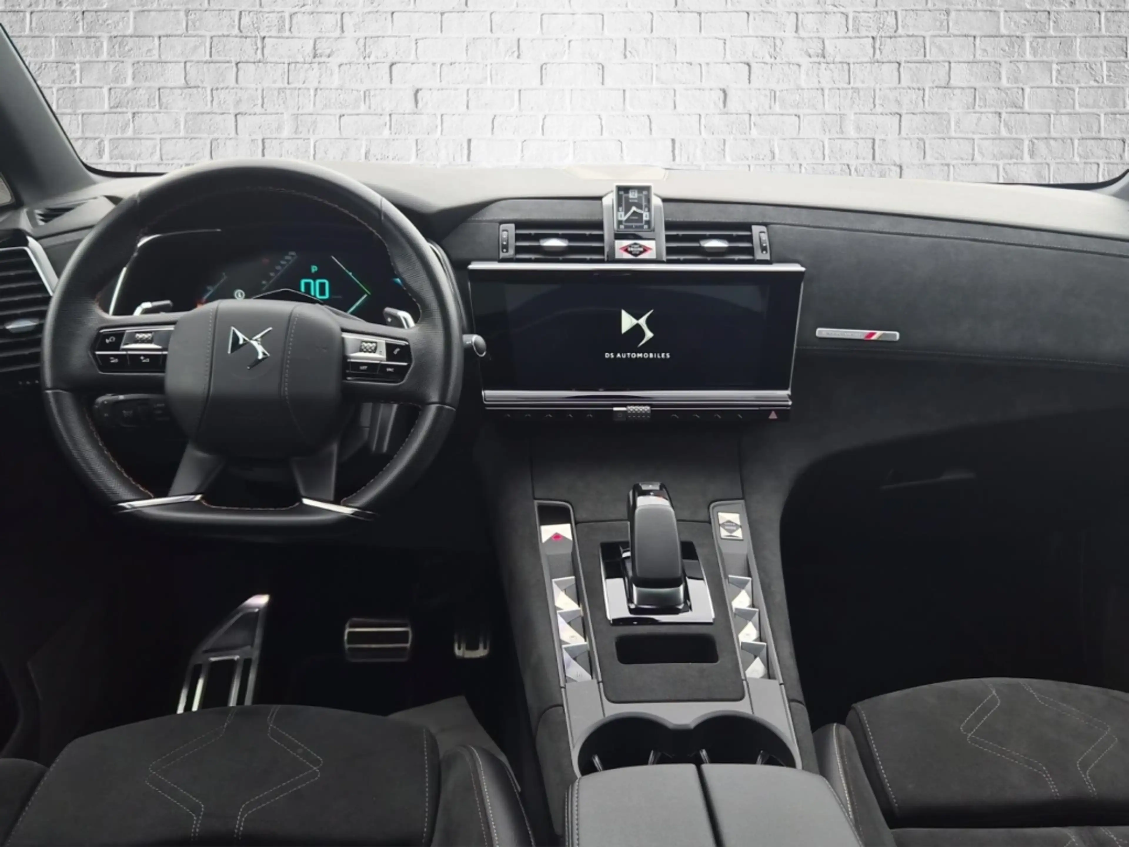 DS Automobiles DS 7 Crossback E-Tense 225 1,6 Performance Line — photo 10