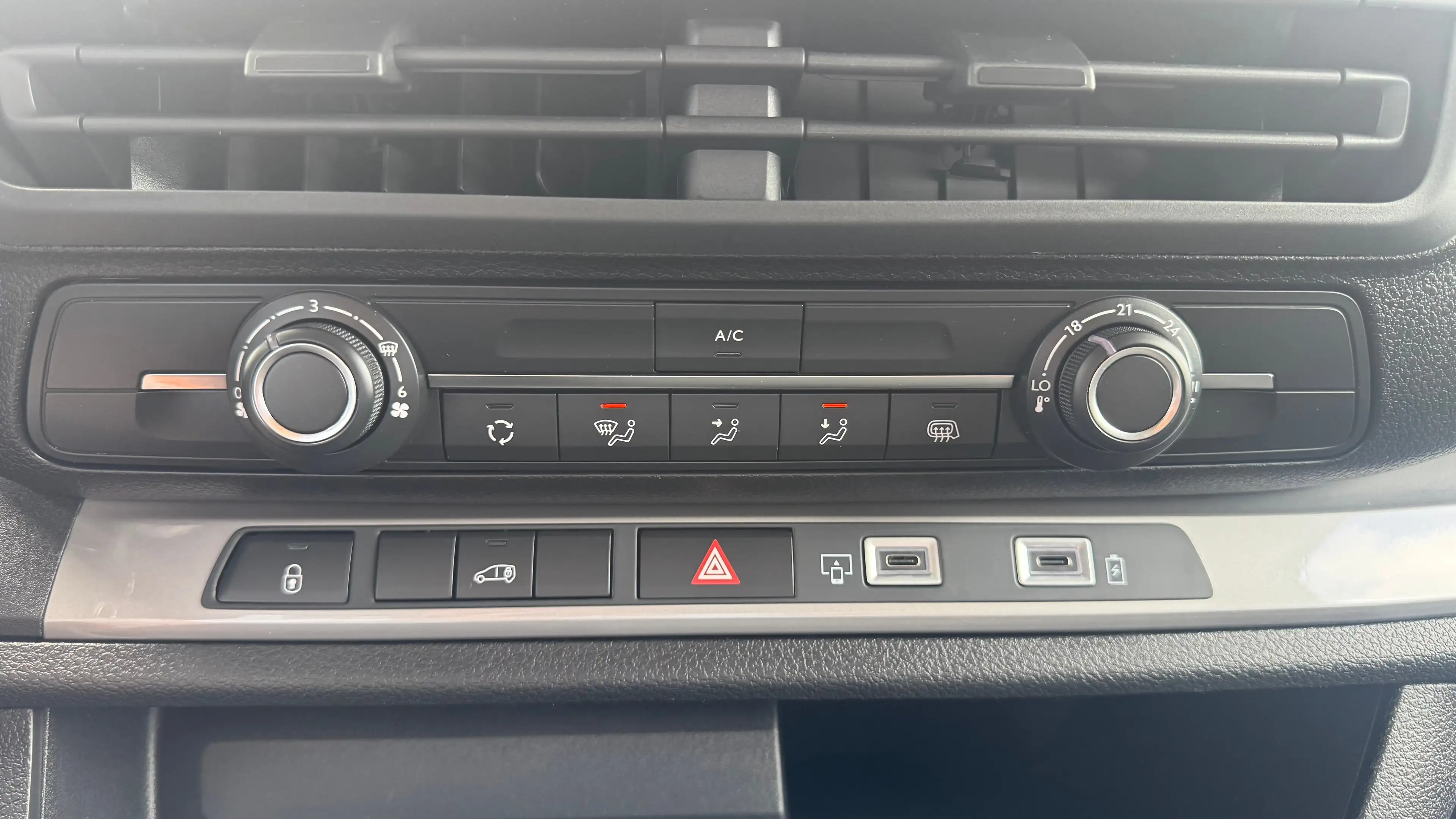 Peugeot e-Expert EV L2H1 75KWH 136PK SOH 96,13% / NAVI / AIRCO / LE — photo 33