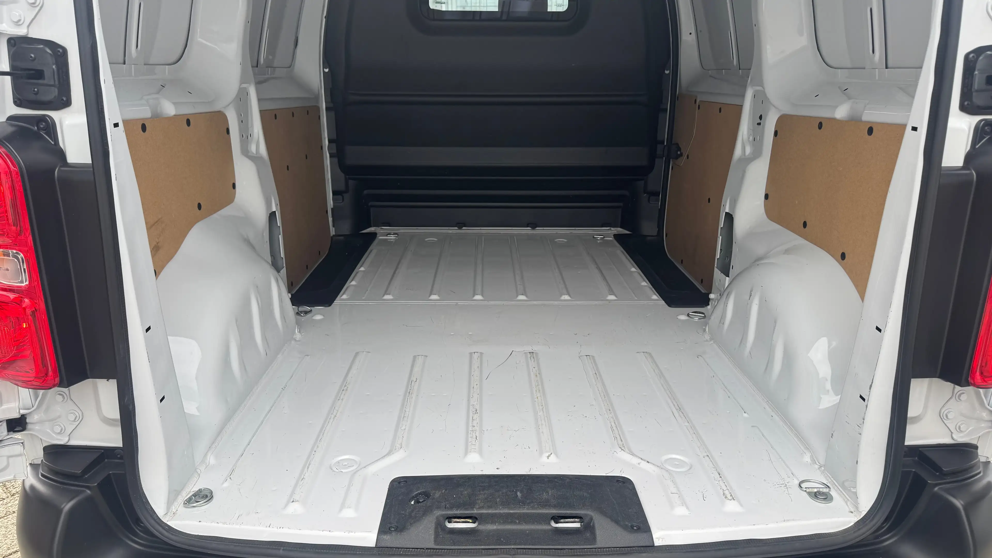 Peugeot e-Expert EV L2H1 75KWH 136PK SOH 96,13% / NAVI / AIRCO / LE — photo 15