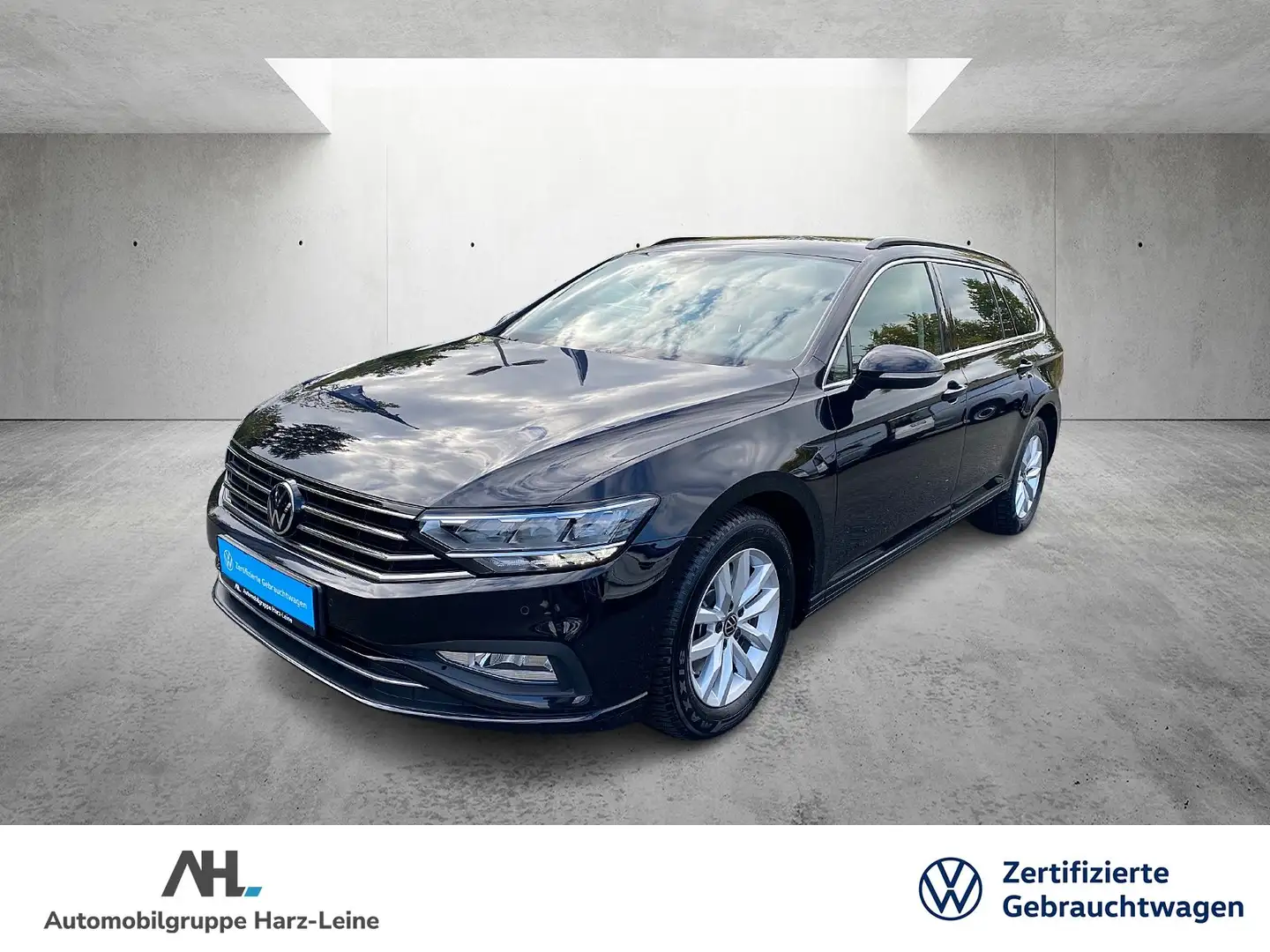 Volkswagen Passat Variant 1.5 TSI Business DSG LED Navi ACC AHK Zwart - 1