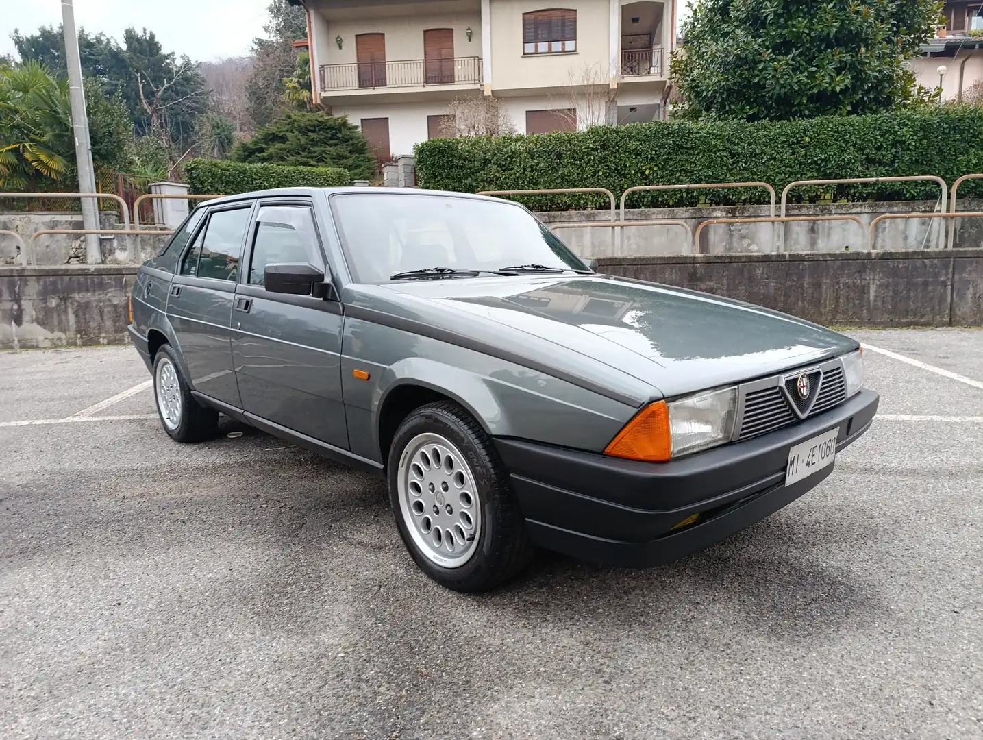 Alfa Romeo 75 1.6 - 2
