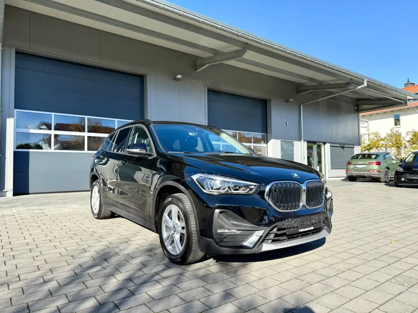 BMW X1 sDrive18i Advantage 1.Hd/LED/Kamera Schwarz - 2