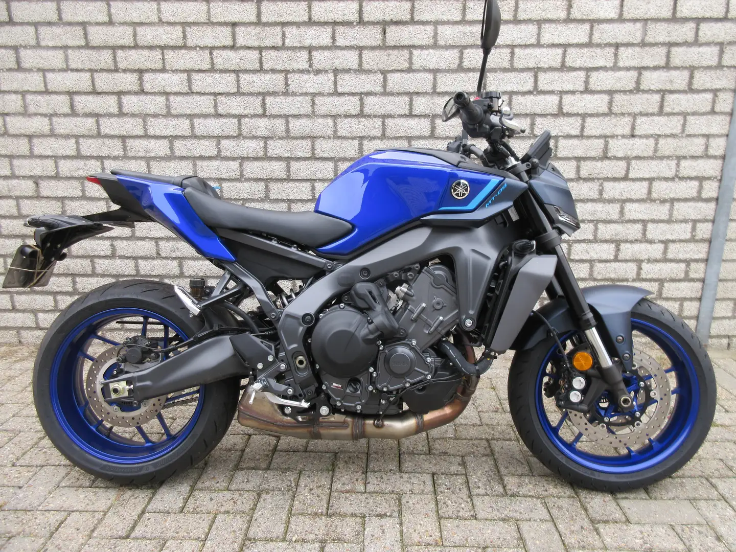 Yamaha MT-09 Y-AMT Blauw - 1