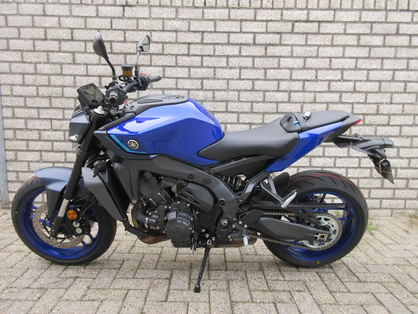 Yamaha MT-09 Y-AMT Blauw - 2