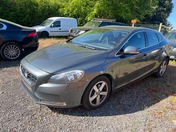 V40 1.6 D2 Kinetic