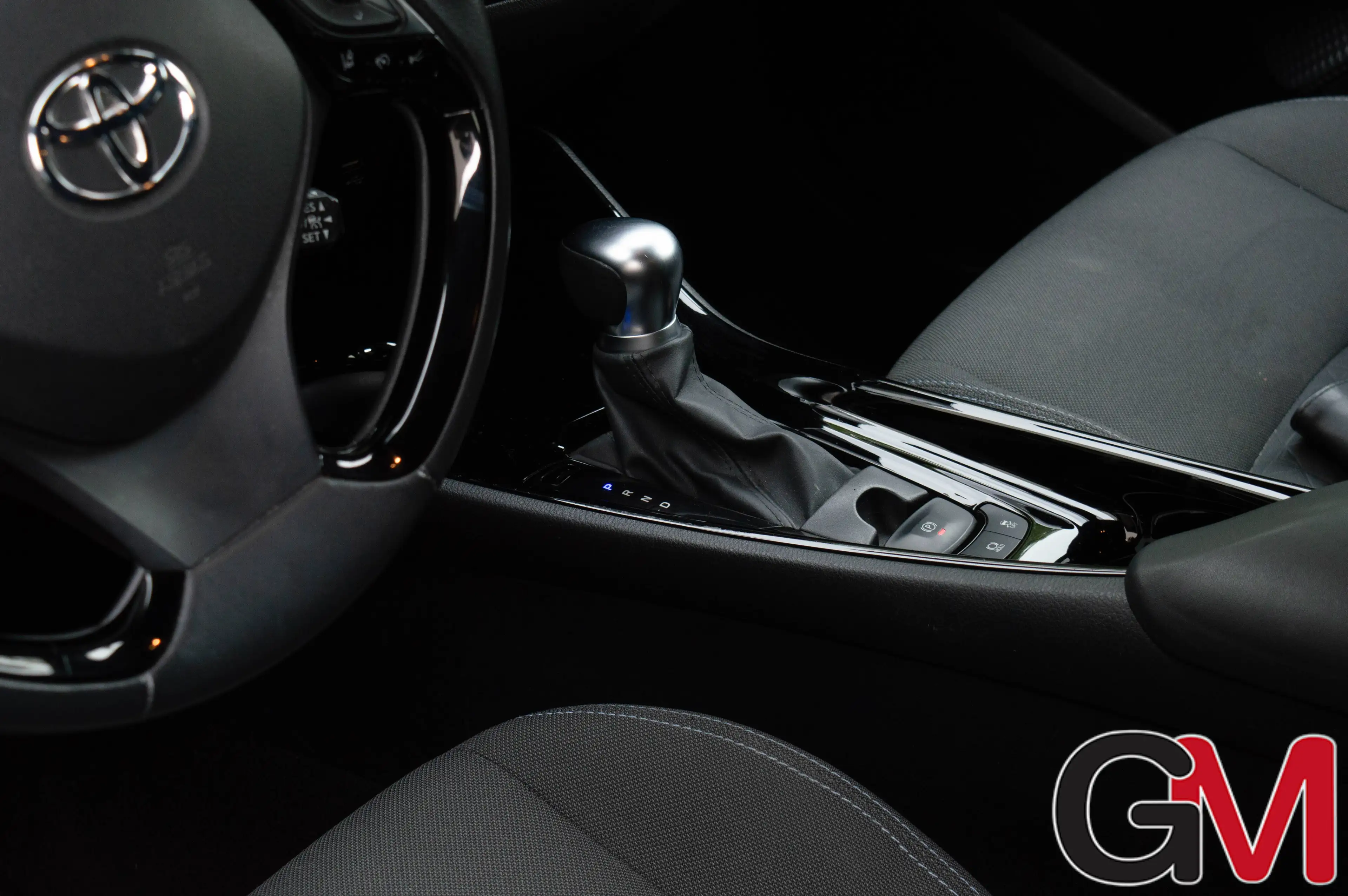 Toyota C-HR C-HR Hybrid 2.0i VVT-i C-Lub E-CVT — photo 8