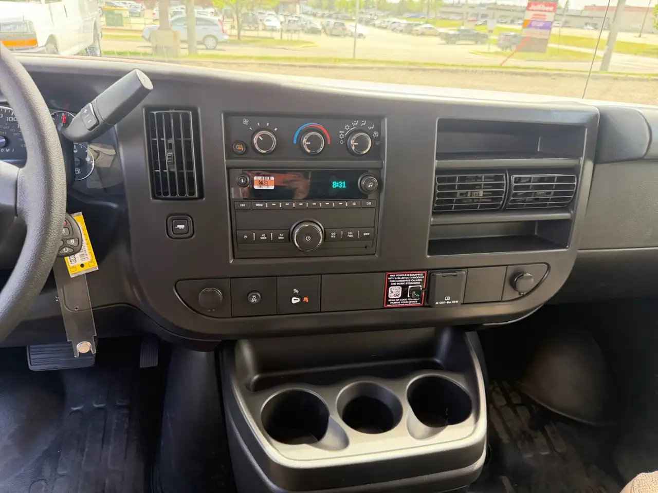 GMC Savana снимка GMC Savana