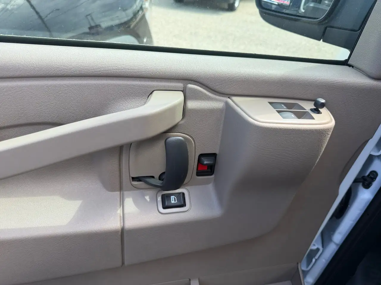 GMC Savana снимка GMC Savana