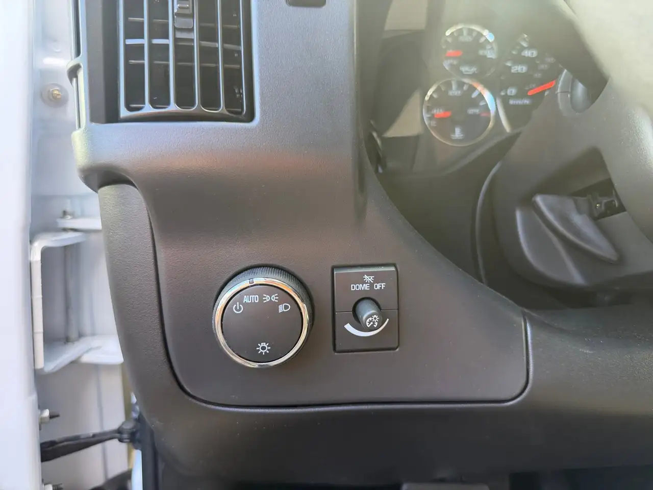 GMC Savana снимка GMC Savana