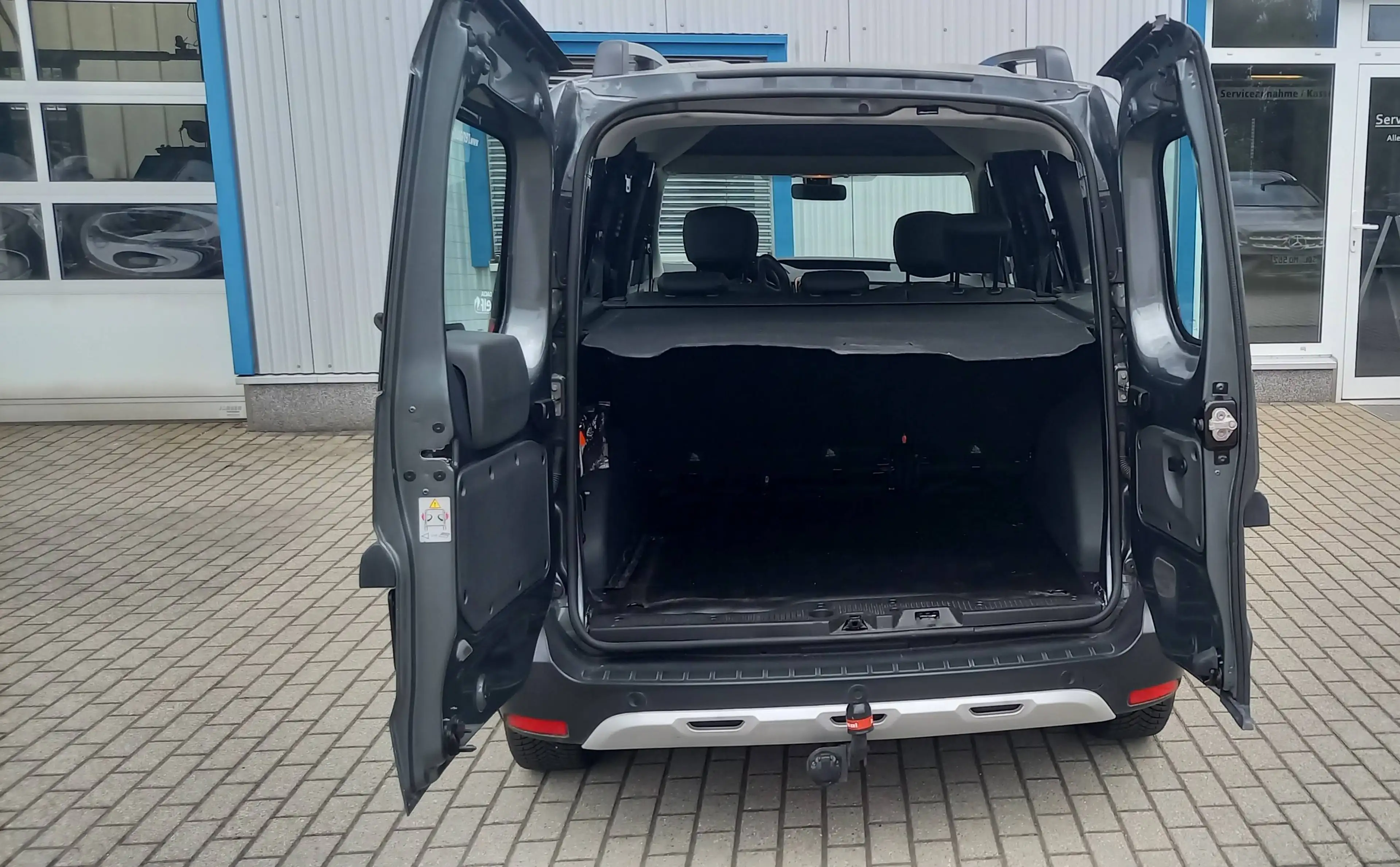 Dacia Dokker Stepway Celebration — photo 5