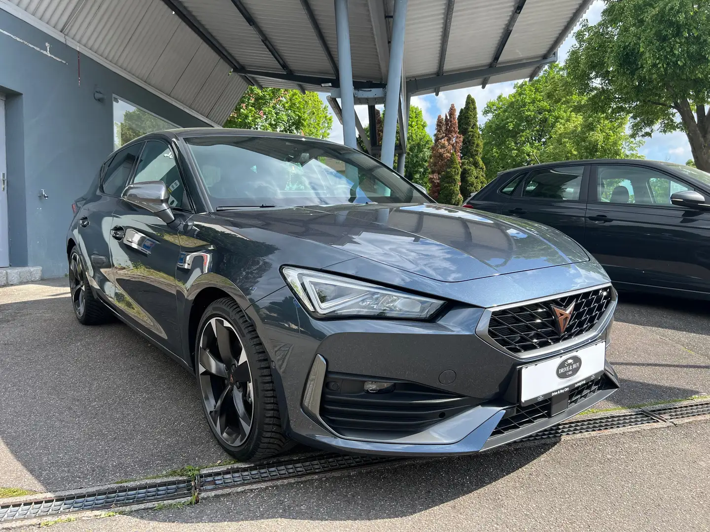 CUPRA Leon Basis/Werksgarantie/360KM Grau - 2