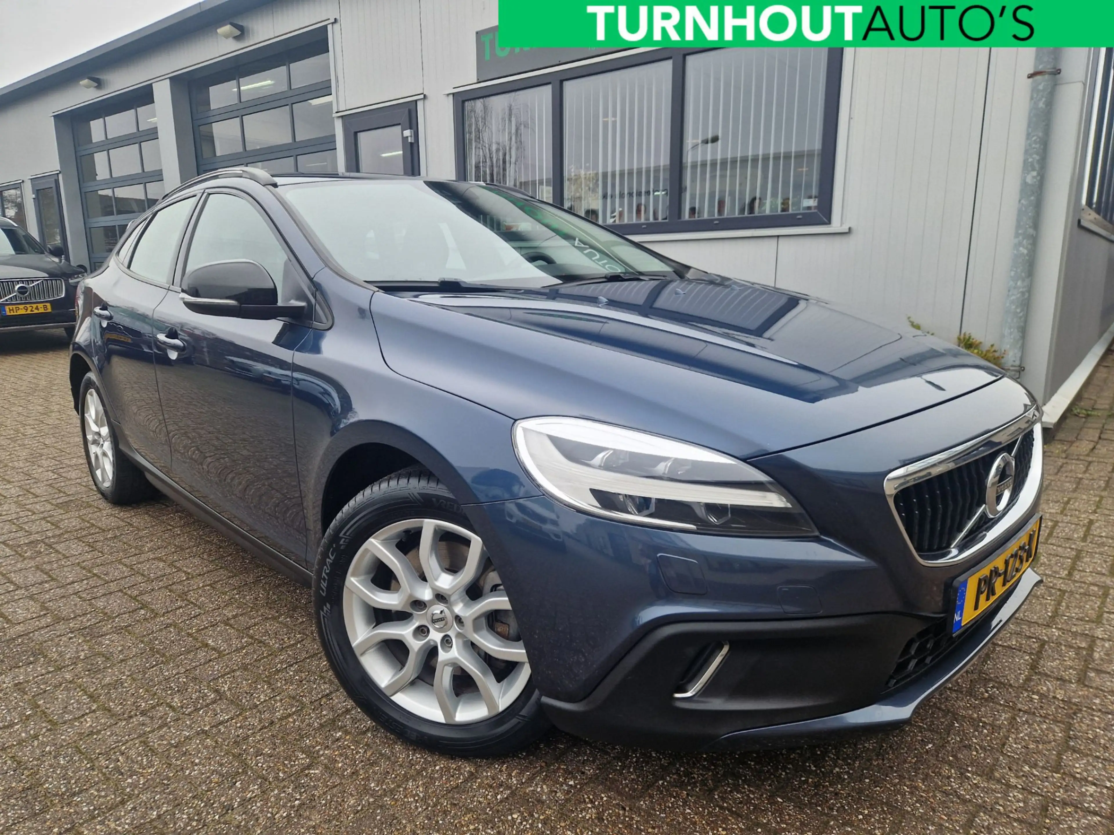 Volvo V40 Cross Country T3 Nordic+ | Lichtmetalen velgen 17" | Stoelverwar
